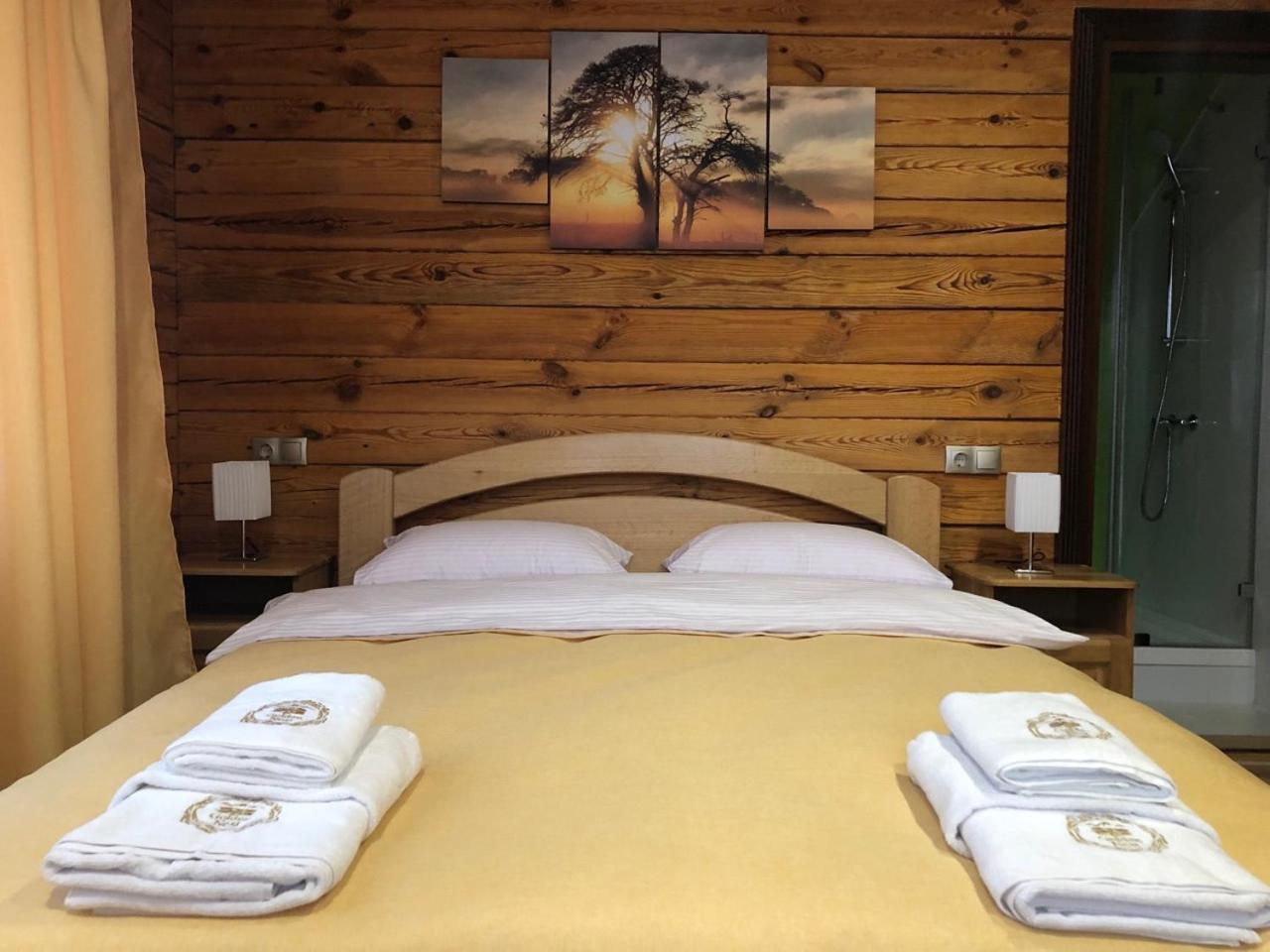 Golden Nest * Yablunytsya