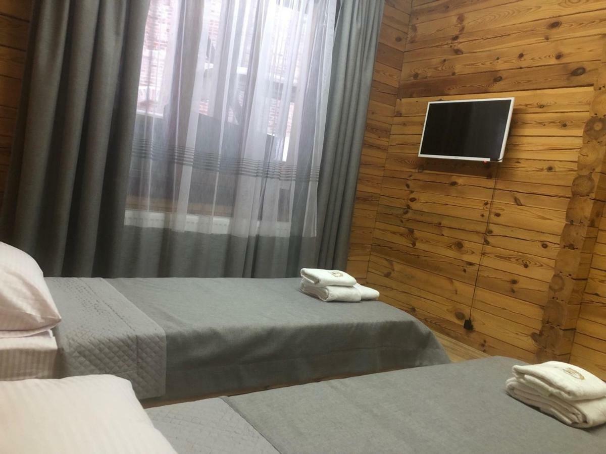 Golden Nest Apartment *